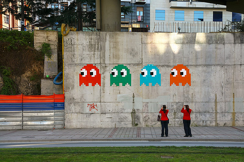 Invader - mosaico de arte urbano en la calle 