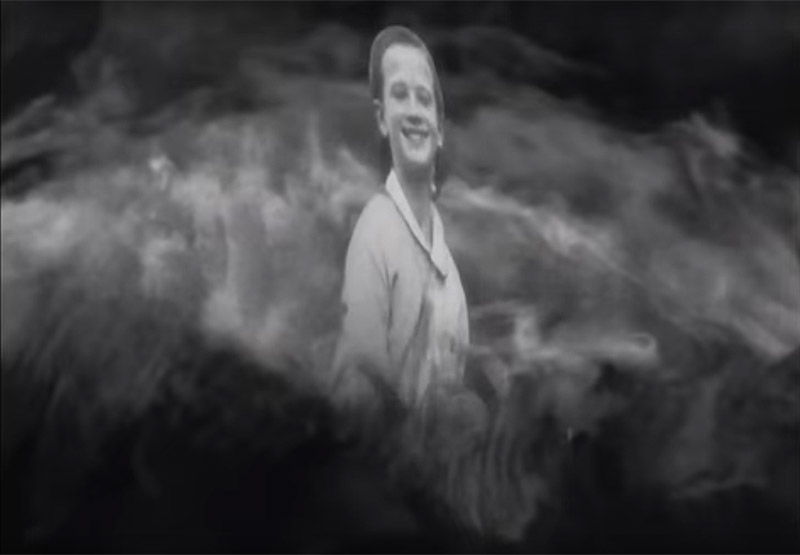 Las Favoritas de Albert Serra - fotograma de cine en blanco y negro