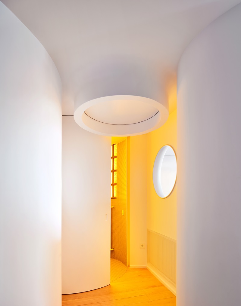 TorresBlancas-Studio.Noju: vista de baño amarillo 