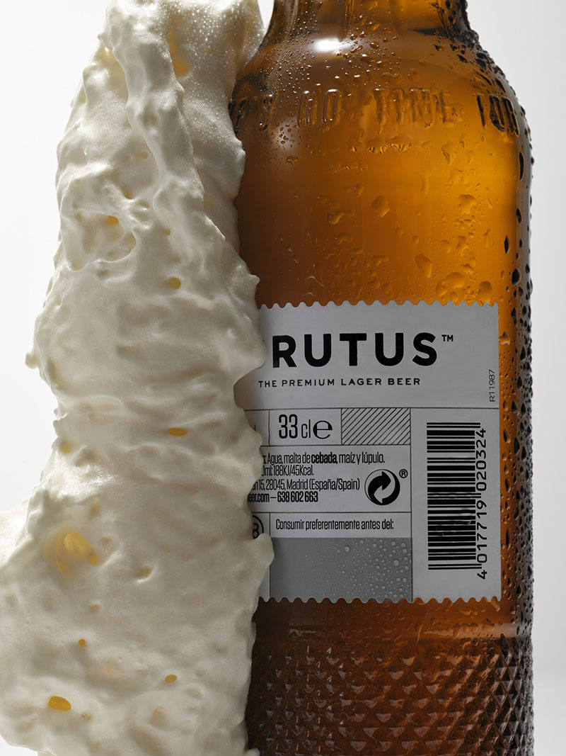 Nuevo diseño cerveza Brutus: la botella rodeada de mantequilla