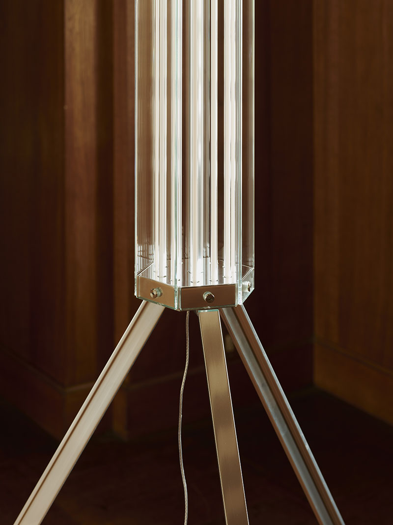 Flos y SuperWire un diseño de Formafantasma: detalle de la luminaria