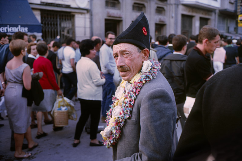 Gonzalo Juanes - imagen de gente en el Descenso del Sella. Ribadesella, agosto, 1965