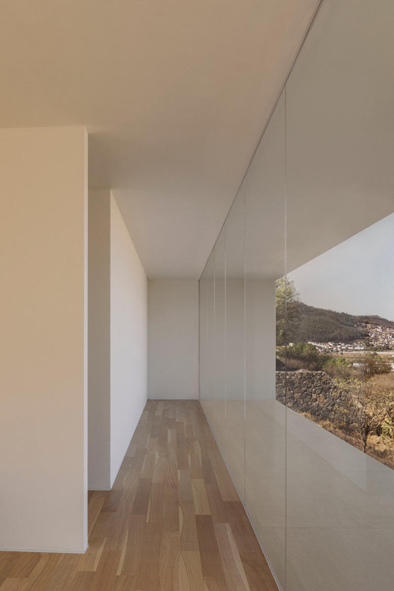 HW-Studio-Casa-Shi: vista mirador pasillo salón