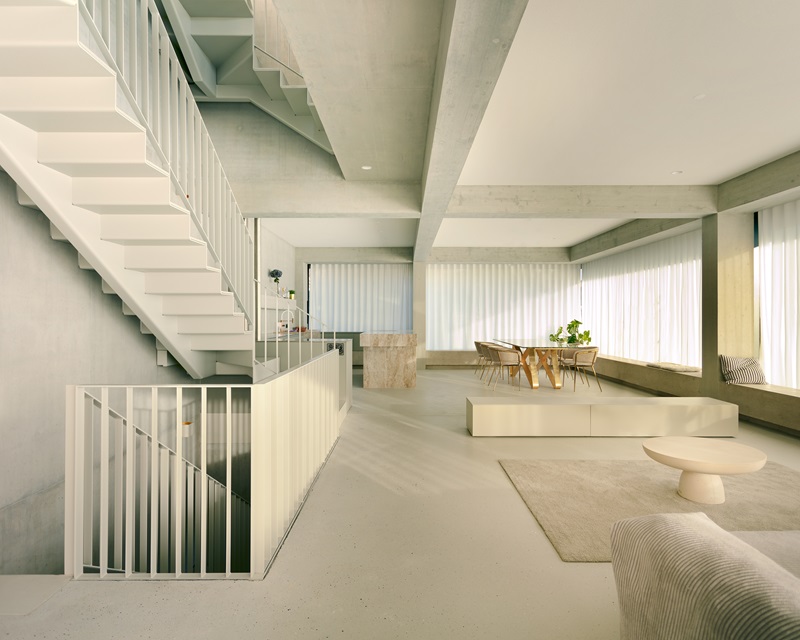 Oberwil House, casa con jardín para dos familias en Suiza