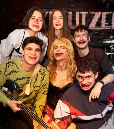 Samantha Hudson y Vicente Calderón se rompen los dientes