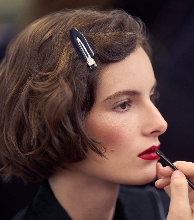 Chanel crea la necesidad de llevar labios rojos sin brillos