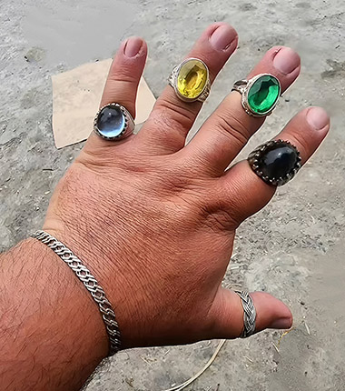 Farrandemora celebra el estilo Bling Bling con la expo Oros
