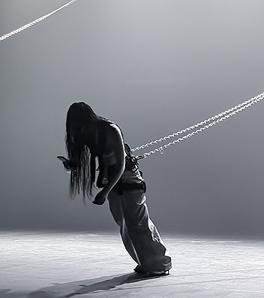 Models: Lee Gamble y Candela Capitán, música y performance