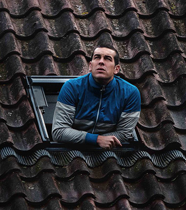 Mario Casas y David Verdaguer protagonistas de Muy Lejos