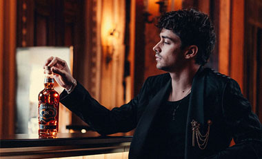 Charles Leclerc, la nueva imagen de Chivas Regal