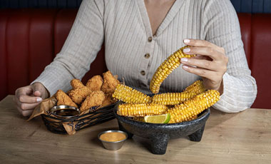 Foster’s Hollywood se rinde al pollo frito de Nashville
