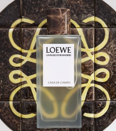 Loewe estrena un nuevo Un Paseo por Madrid para primavera