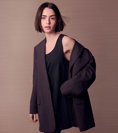 Lily Collins es très chic con la nueva ropa de Calvin Klein