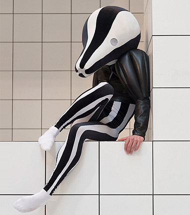 Soft You: Anthea Hamilton lleva su arte performativo a Roma