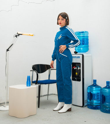 Chlöe’s Clue se pone El Uniforme en su nuevo videoclip