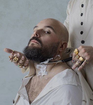 Reapropiación queer en la España Rarita de Daniel Valtueña