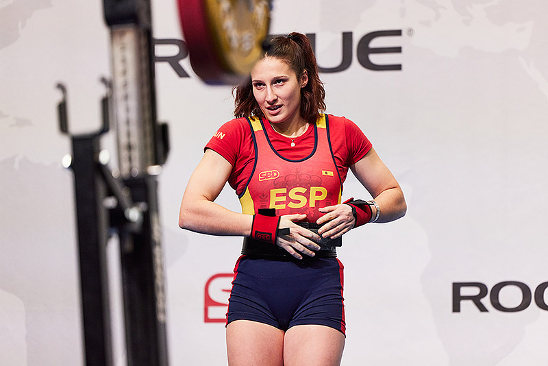 Rosalía Veiga - imagen de la deportista praticando powerlifting
