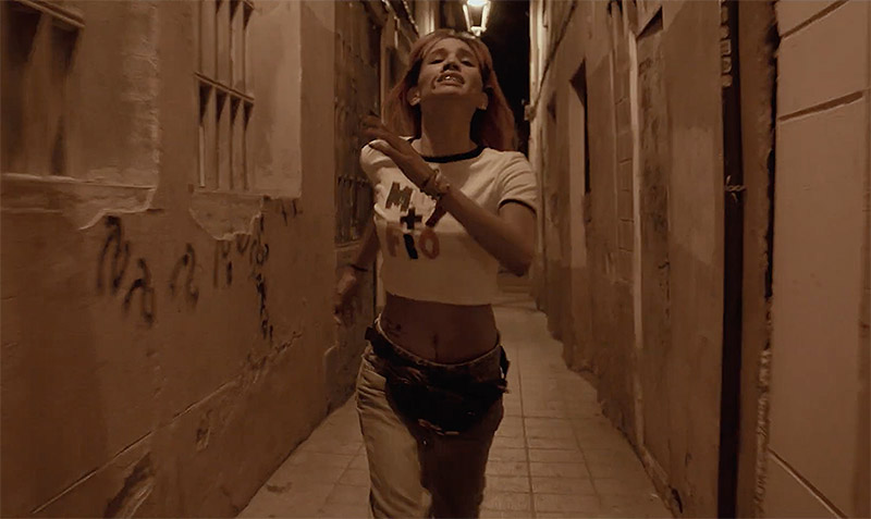 Rider, fotograma de la película, imagen de la protagonista corriendo