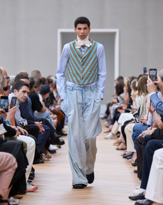 Dior Mens Summer 2026 Una Nueva Era Para Bajo Jonathan Anderson Dior Mens Summer 2026 Primera Coleccion Jonathan Anderson 23 650x813 