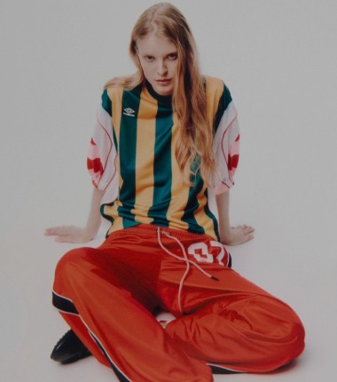 Bloke core, pero más girly: Umbro X Stine Goya