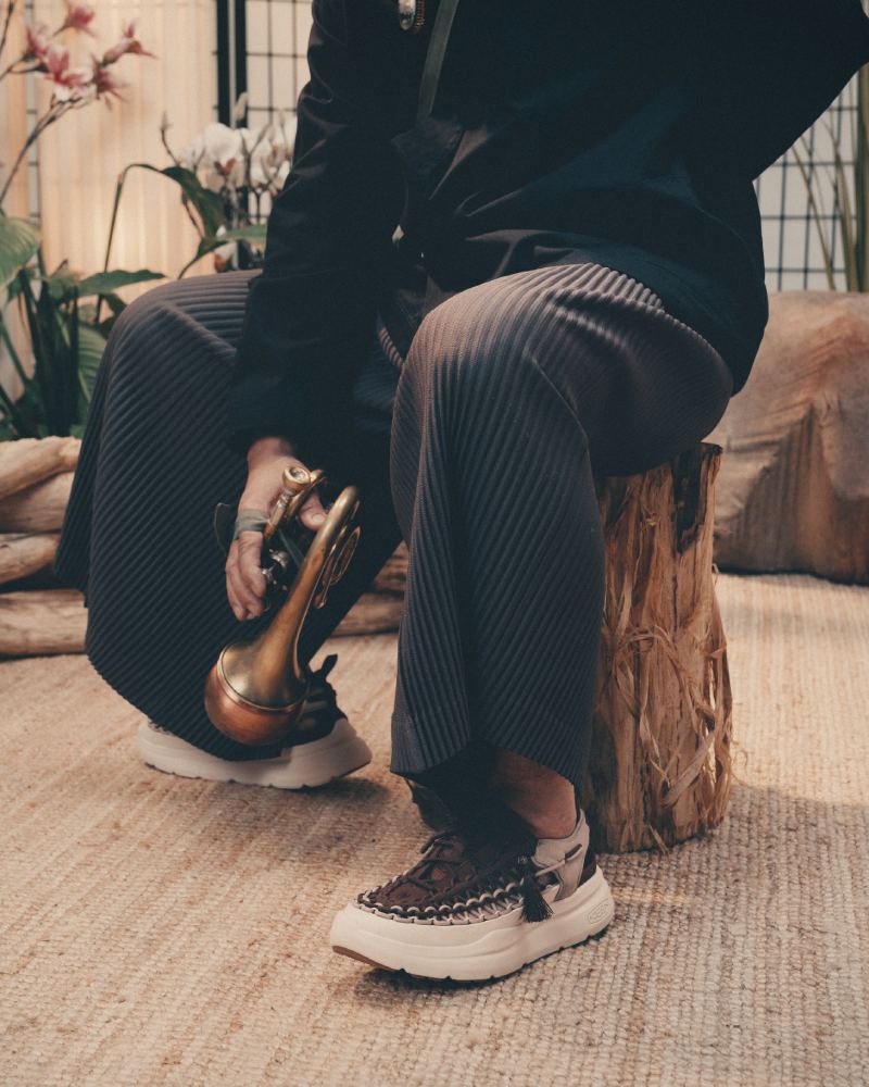 Sneakers trenzadas para un look urbano