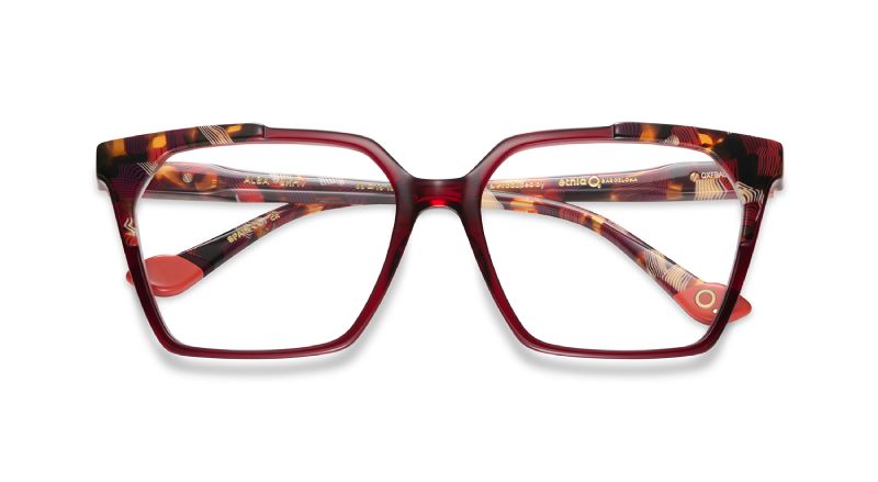 Tendencias otoño 2025: gafas de sol statement y diferentes