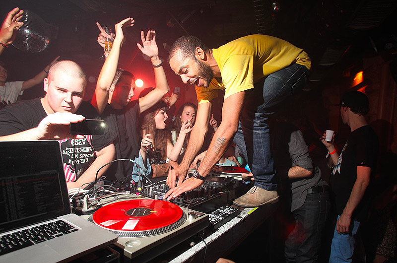 DJ Mehdi: Made in France - fotograma de la serie