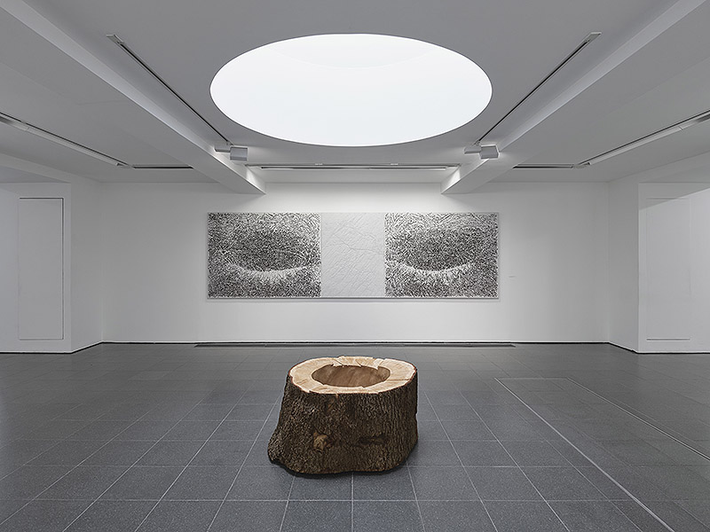 Thoughts in the Roots de Giuseppe Penone en la Serpentine