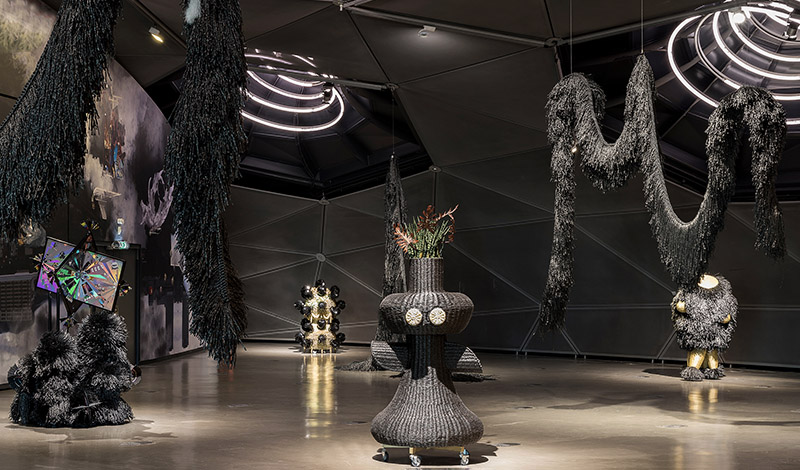 Haegue Yang: Quasi-Heartland - vista de la exposición