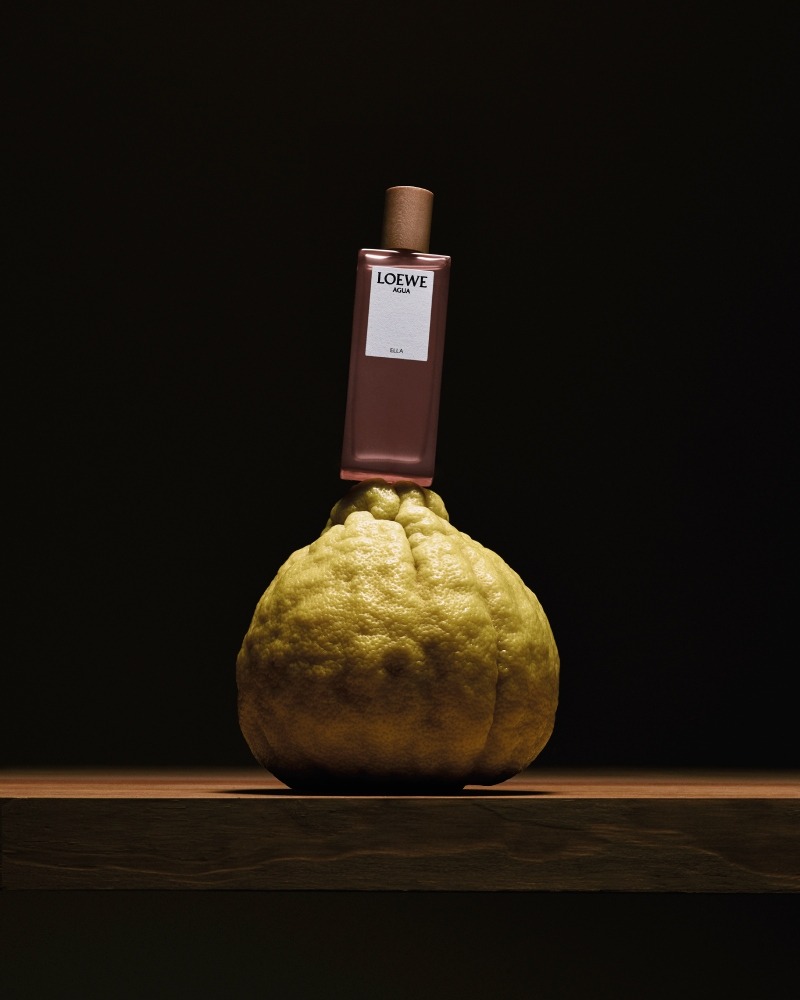 Camión de perfumes Loewe en España