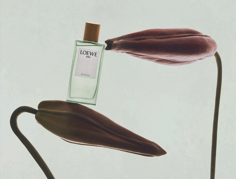 Camión de perfumes Loewe en España