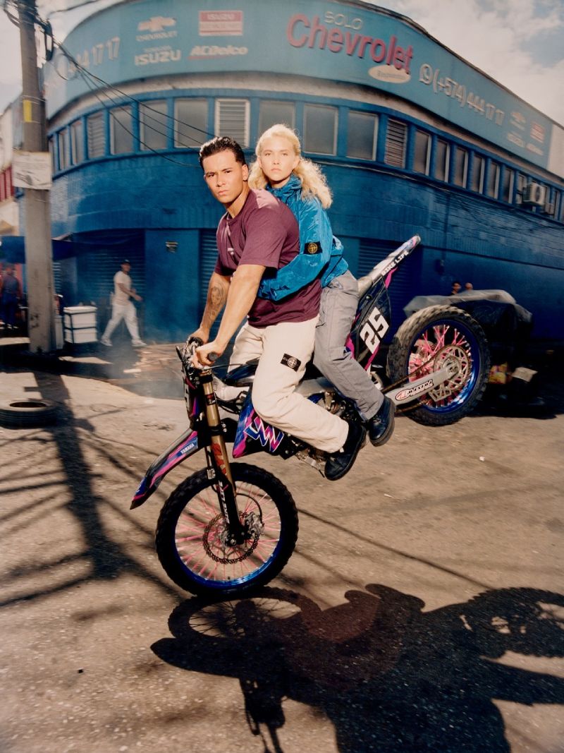 Stone Island aterriza en Medellín para su nueva campaña