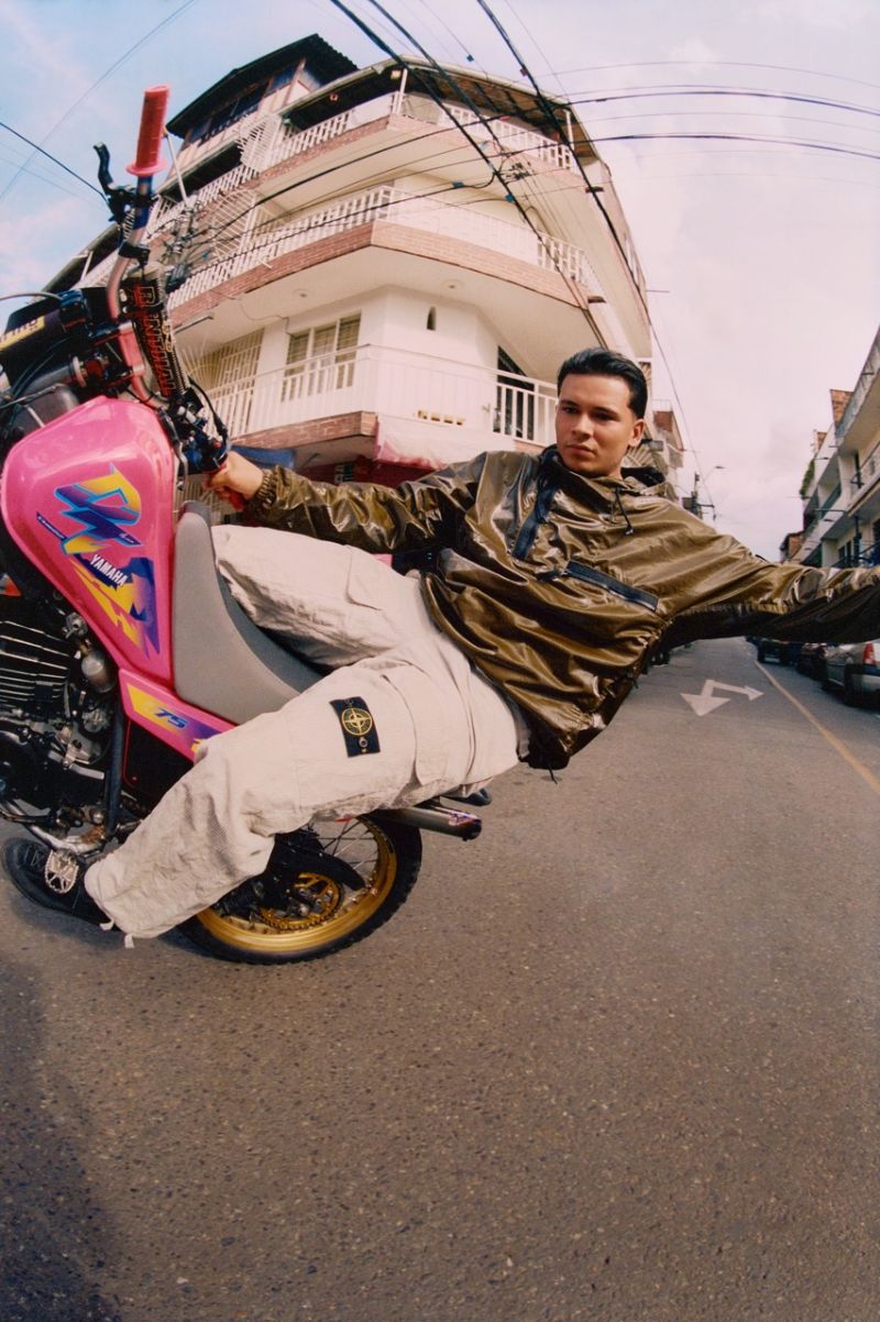 Stone Island aterriza en Medellín para su nueva campaña