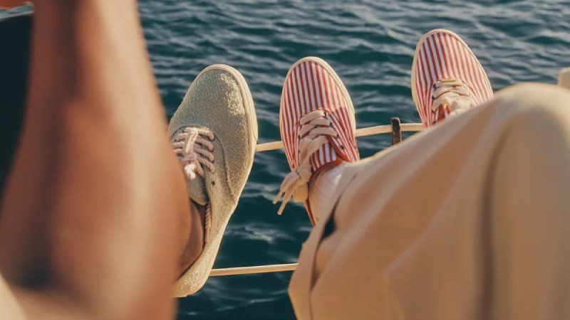 Zapatillas de aire vintage y preppy para un look urbano