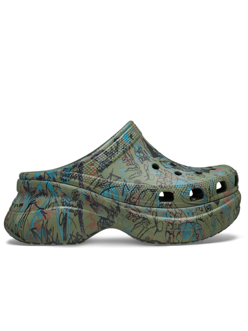 Colaboración Crocs X Mowalola