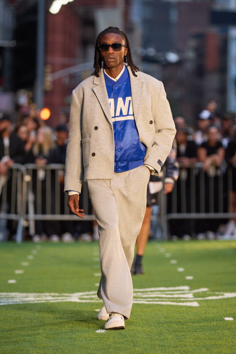 Tendencias de moda urbana: looks urbanos con piezas elegantes