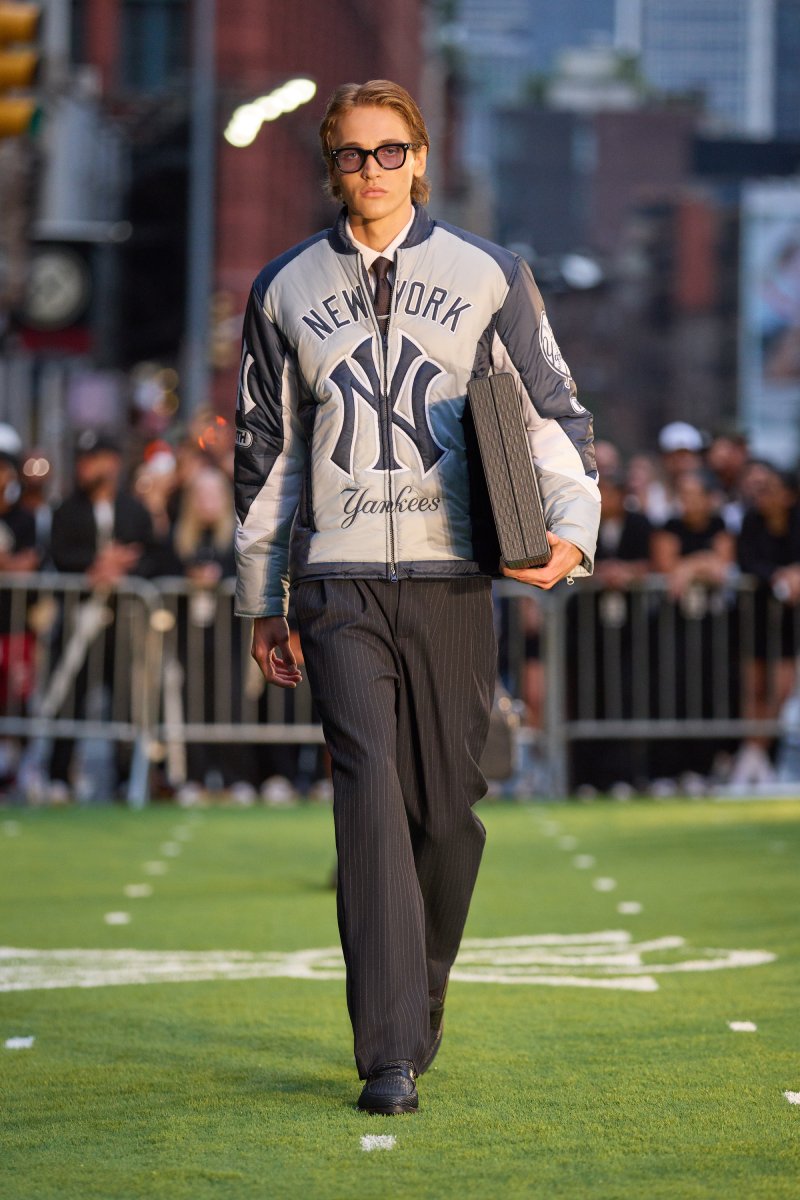 Tendencias de moda urbana: looks urbanos con piezas elegantes