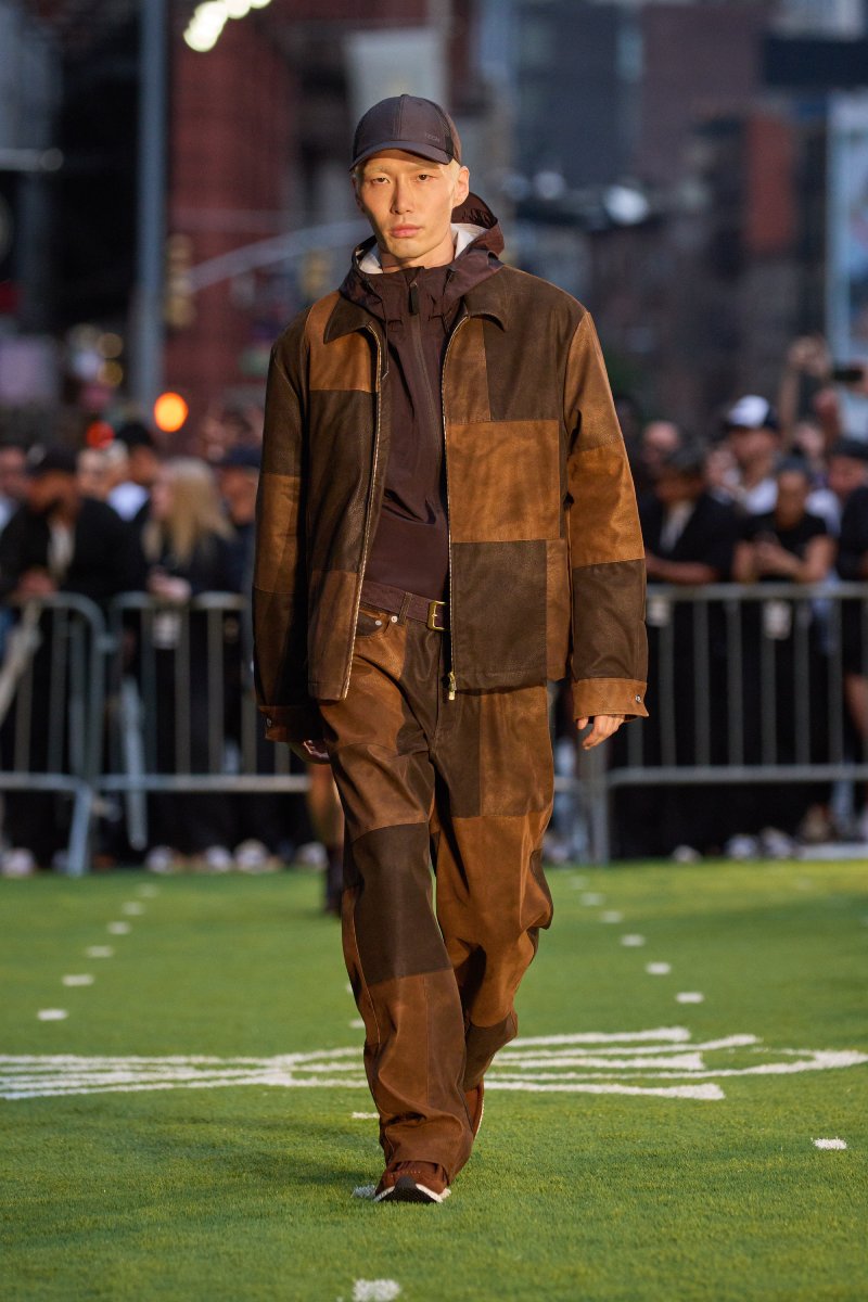 Tendencias de moda urbana: looks urbanos con piezas elegantes