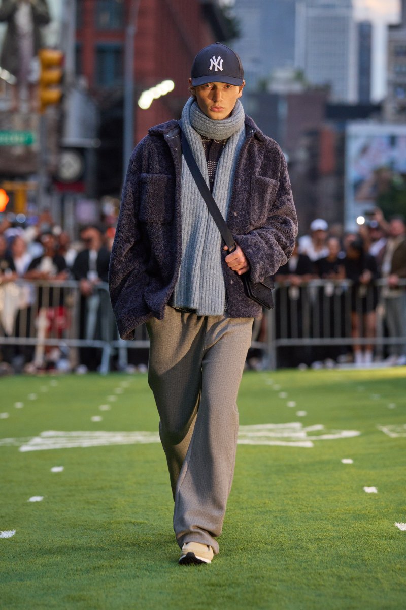 Tendencias de moda urbana: looks urbanos con piezas elegantes