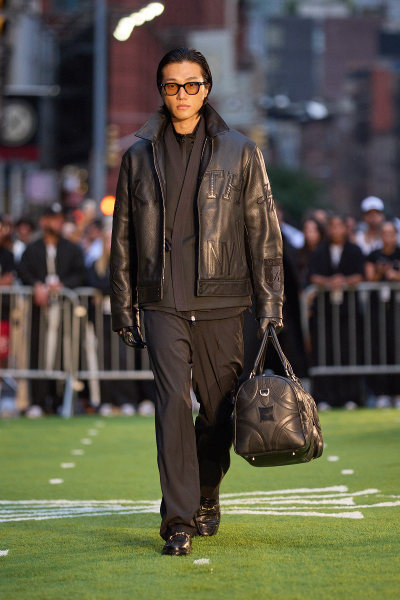 Tendencias de moda urbana: looks urbanos con piezas elegantes