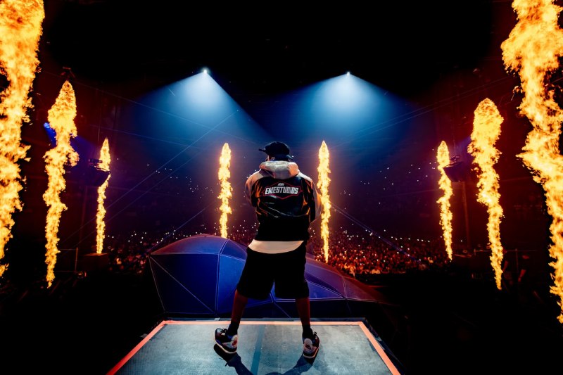 ¿Por qué los famosos visten de Eme Studios? Porque mola