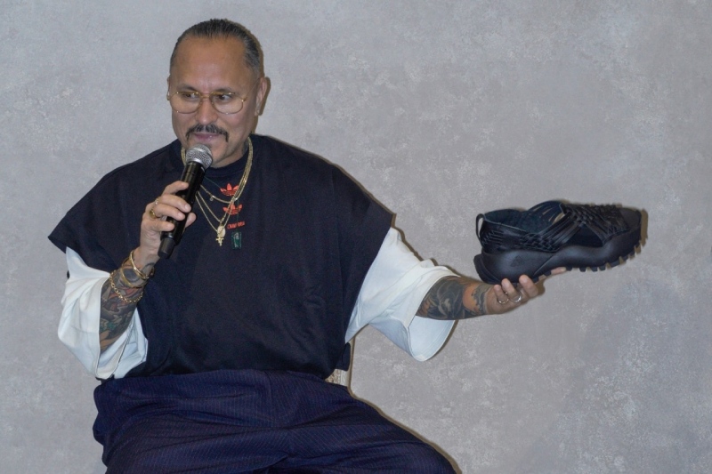 Alternativas a las zapatillas para un look streetwear de verano