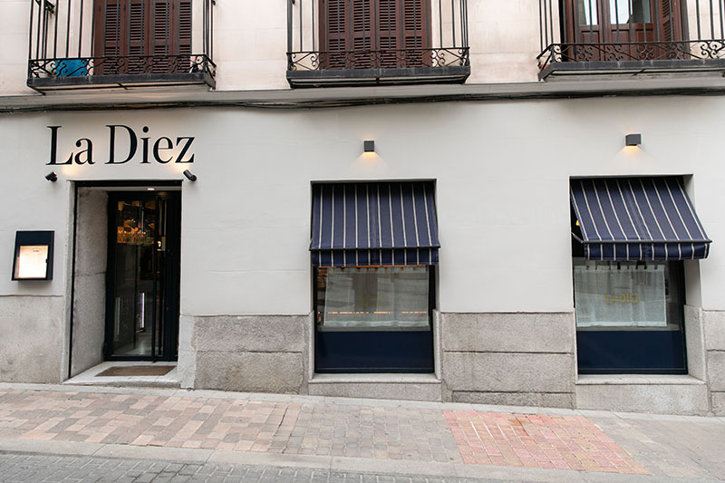 Fachada de La Diez, nuevo local de Madrid especializado en milanesas