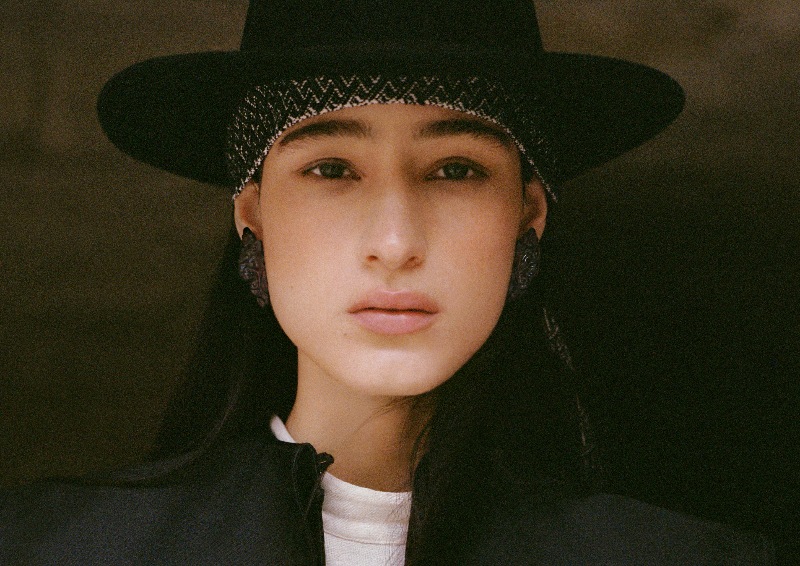 Lorena Saravia es la diseñadora méxicana que firma la colección de tendencia cowgirl para H&M