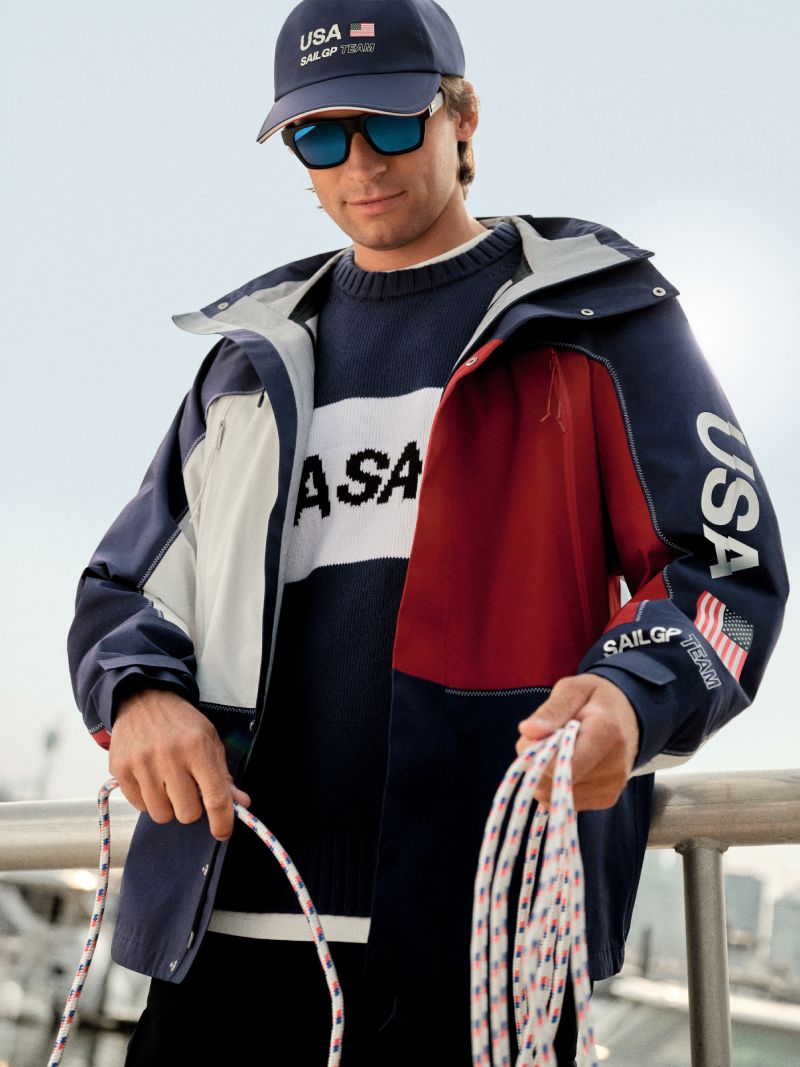 Tommy presenta el nuevo armario marino de US SailGp