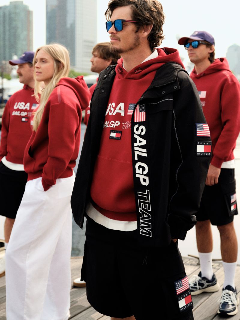 Tommy presenta el nuevo armario marino de US SailGp
