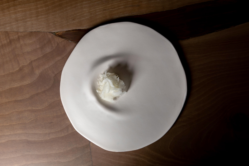 Restaurante Vandelvira: plato de papas, arbequina, kombu y vainilla