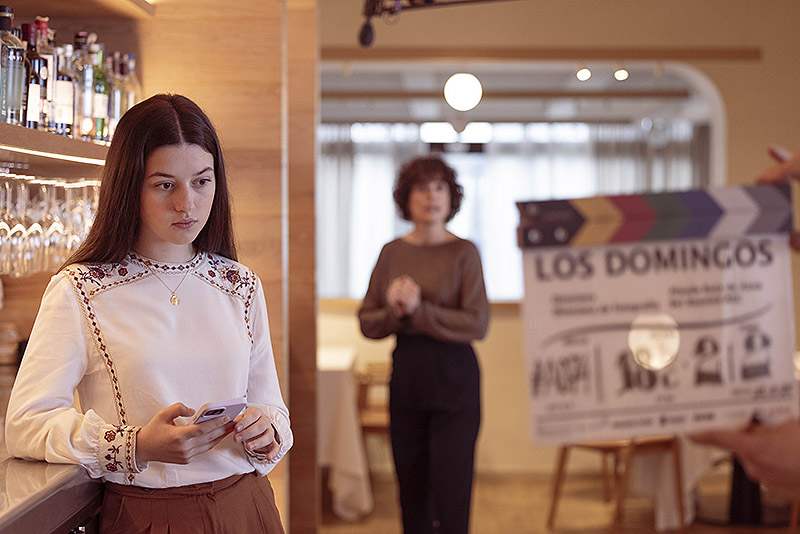 Fotograma de la película "Los Domingos"