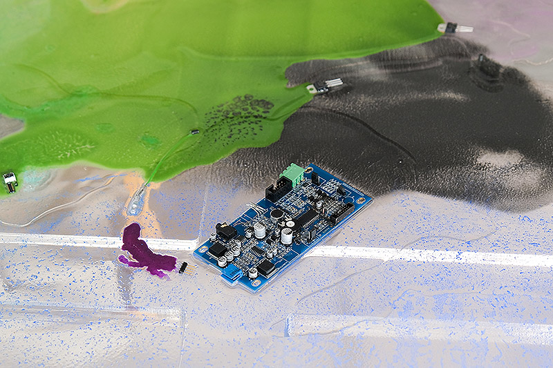 vista de una pieza que utiliza microchips