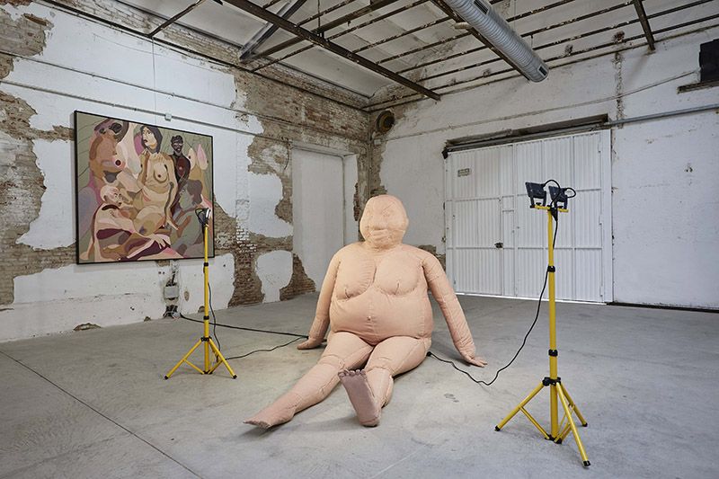 Ela Fidalgo - escultura textil de una mujer